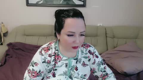 Snapshot of infinity_loveliness chatting on December 30, 8:21 am Infinity online show from December 30, 8:21 am