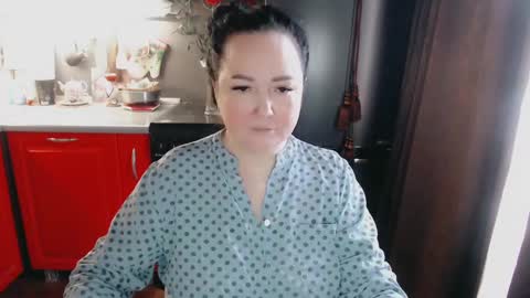 Snapshot of infinity_loveliness chatting on March 10, 5:33 am Infinity online show from March 10, 5:33 am