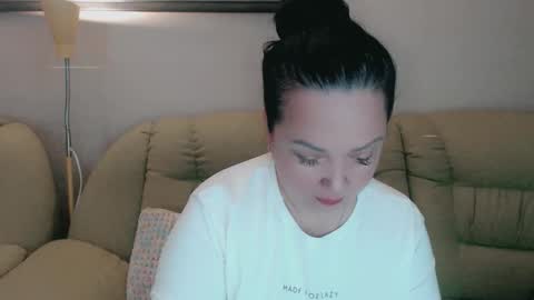 Snapshot of infinity_loveliness chatting on October 18, 7:20 am Infinity online show from October 18, 7:20 am