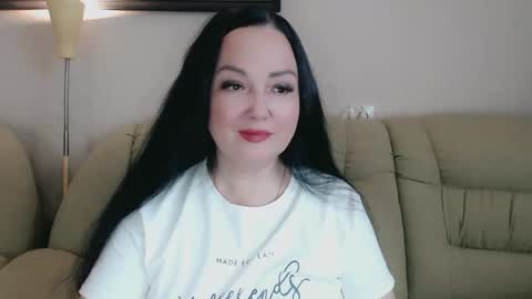 Snapshot of infinity_loveliness chatting on November 4, 9:19 am Infinity online show from November 4, 9:19 am