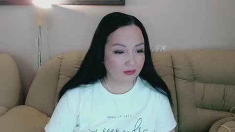 Snapshot of infinity_loveliness chatting on November 6, 7:42 am Infinity online show from November 6, 7:42 am