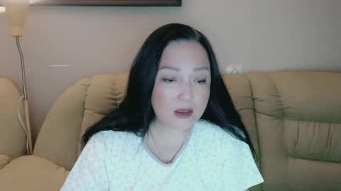 Snapshot of infinity_loveliness chatting on December 15, 10:41 am Infinity online show from December 15, 10:41 am