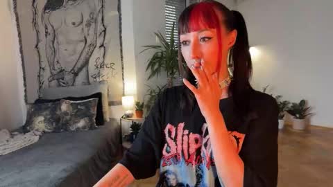 Snapshot of inkedvvitch chatting on October 15, 1:22 pm Xenia online show from October 15, 1:22 pm