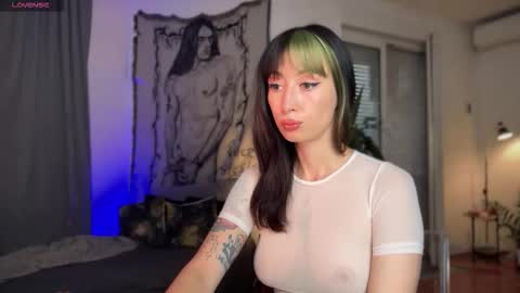 Snapshot of inkedvvitch chatting on November 17, 1:28 pm Xenia online show from November 17, 1:28 pm