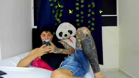 Snapshot of inksync_xc chatting on February 5, 3:52 pm cesar and daniela online show from February 5, 3:52 pm