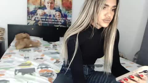 Snapshot of inna_sense chatting on February 8, 8:32 pm inna_sense online show from February 8, 8:32 pm