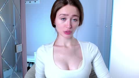 Lina online show from December 15, 11:55 am