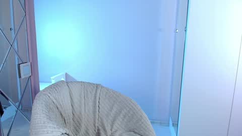 Lina online show from December 19, 11:18 am