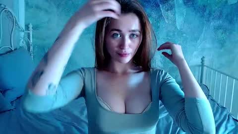 Lina online show from October 15, 1:33 pm