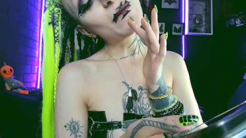   SANIA  online show from December 5, 8:11 pm