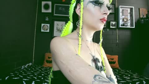   SANIA  online show from January 17, 7:49 pm