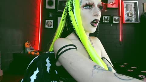   SANIA  online show from January 21, 9:25 pm