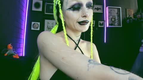   SANIA  online show from February 6, 6:24 pm