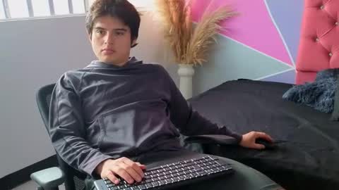 invincible200 online show from November 17, 2:12 pm