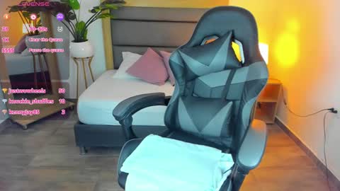 Irantzu online show from December 3, 3:22 pm