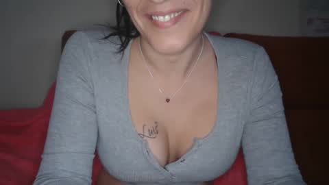 Snapshot of irene141212 chatting on January 5, 11:37 am irene online show from January 5, 11:37 am