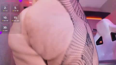 iriisfeitan online show from September 26, 11:47 am