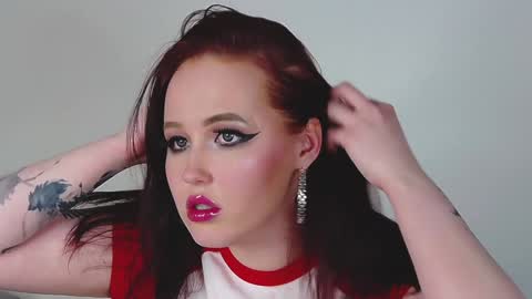 Snapshot of irinaart chatting on December 29, 5:31 am Irina online show from December 29, 5:31 am