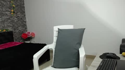 Snapshot of iris_joi chatting on January 25, 5:40 am Iirs online show from January 25, 5:40 am