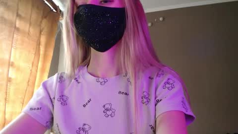 Lily online show from September 25, 1:48 pm