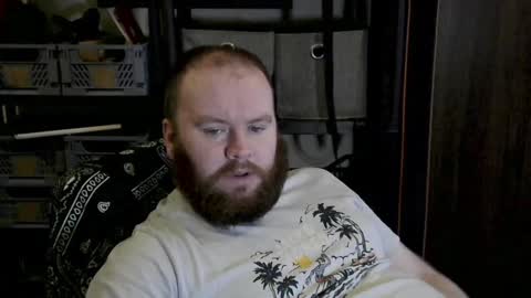 twitter theirishman205 online show from December 4, 3:43 pm