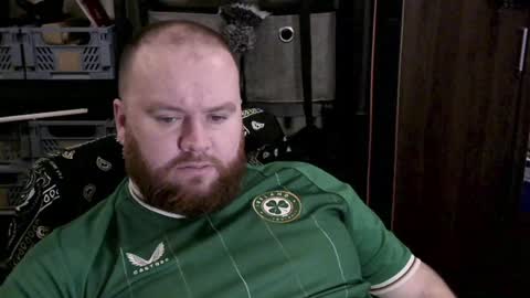 twitter theirishman205 online show from December 6, 4:06 pm