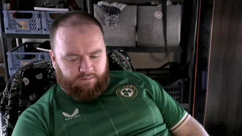 twitter theirishman205 online show from December 19, 12:23 pm