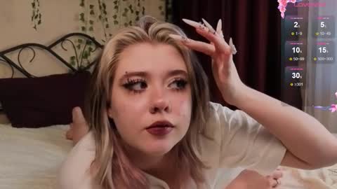 Snapshot of irissocute chatting on October 3, 7:49 am I am Cutie Iris3 online show from October 3, 7:49 am