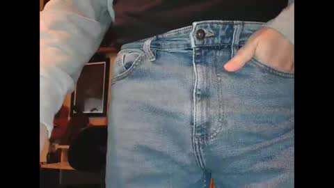 Snapshot of ironkokkk chatting on February 9, 6:37 pm Ironkokkk online show from February 9, 6:37 pm