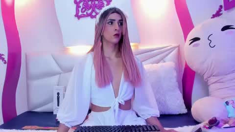 Isa  online show from November 13, 4:00 am