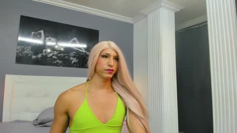 Isa Lancaster online show from February 3, 8:03 pm