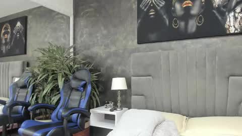 Isa Lancaster online show from October 8, 8:17 pm