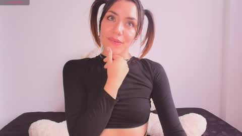 Isabella Laurentt  online show from February 13, 9:06 pm