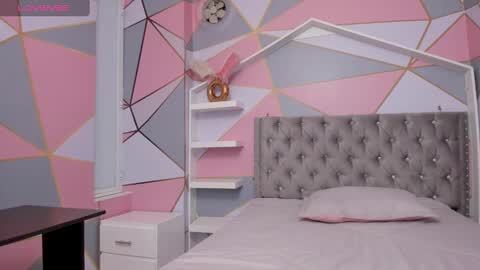    online show from February 5, 9:29 pm