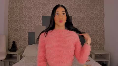 Isa  online show from October 18, 12:50 pm