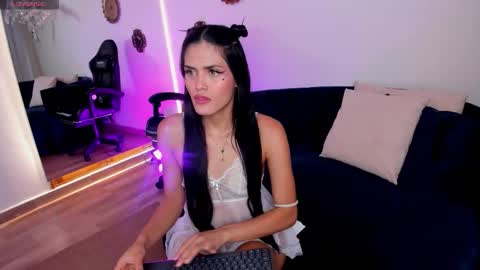 ISA ROUSE  online show from September 26, 3:10 am