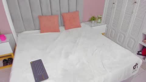 isa_vel online show from October 3, 7:44 pm