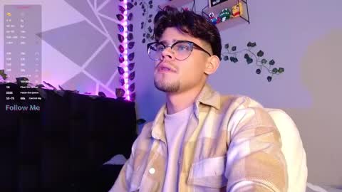 Isaac Saenz. online show from December 8, 4:46 am