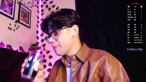 Isaac Saenz. online show from February 27, 10:53 pm