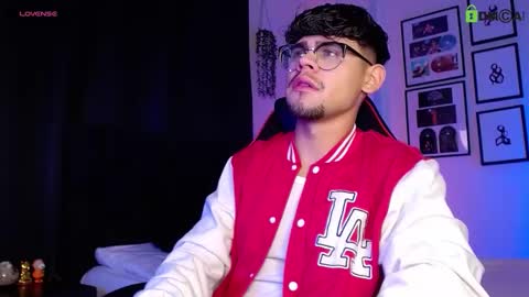 Isaac Saenz. online show from December 4, 12:31 am