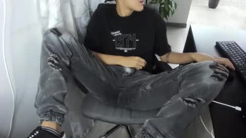 Snapshot of isaac_winter_ chatting on October 4, 2:31 am Isaac online show from October 4, 2:31 am