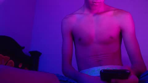 Snapshot of isaaclatino chatting on January 27, 8:18 am isaac online show from January 27, 8:18 am