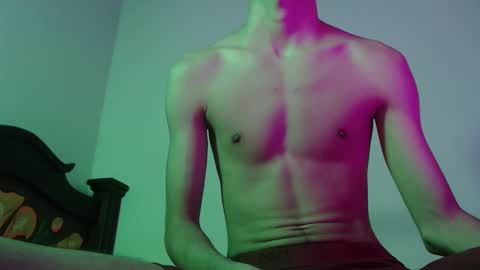 Snapshot of isaaclatino chatting on January 28, 8:25 am isaac online show from January 28, 8:25 am