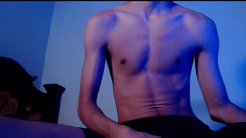 Snapshot of isaaclatino chatting on February 19, 5:16 am isaac online show from February 19, 5:16 am