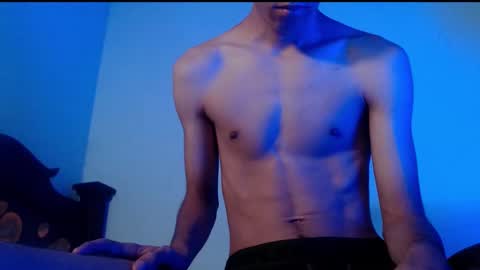 Snapshot of isaaclatino chatting on March 2, 3:45 am isaac online show from March 2, 3:45 am