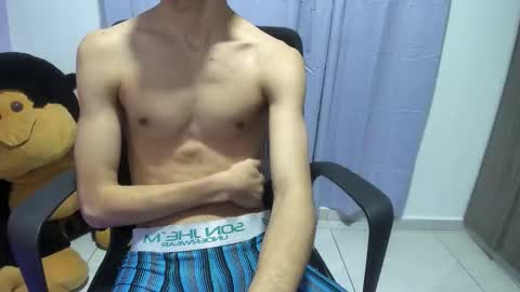 Snapshot of isaaclatino chatting on October 7, 3:36 am isaac online show from October 7, 3:36 am