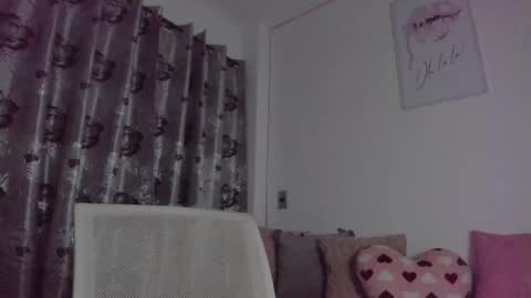 Snapshot of isabela_duran chatting on November 8, 2:45 am isabela duran online show from November 8, 2:45 am