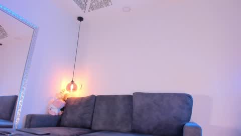 Isabela online show from February 3, 12:03 pm