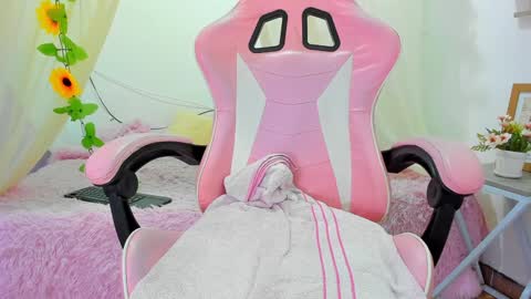 Snapshot of isabela_gonzalez_ chatting on January 15, 10:38 am ISA online show from January 15, 10:38 am