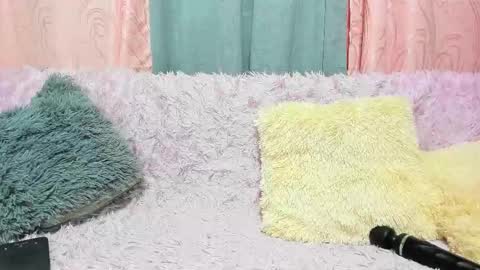 Snapshot of isabela_gonzalez_ chatting on February 26, 3:32 am ISA online show from February 26, 3:32 am